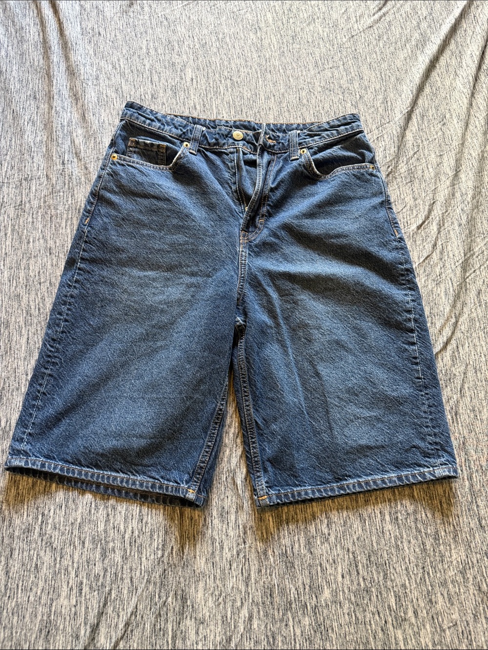 Women’s long baggy shorts
US (4)